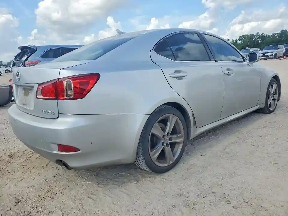 JTHBF5C24B5137299 2011 LEXUS IS-2