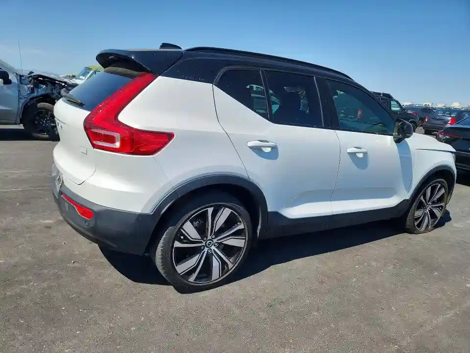 YV4ED3UB4N2692361 2022 VOLVO XC40-2
