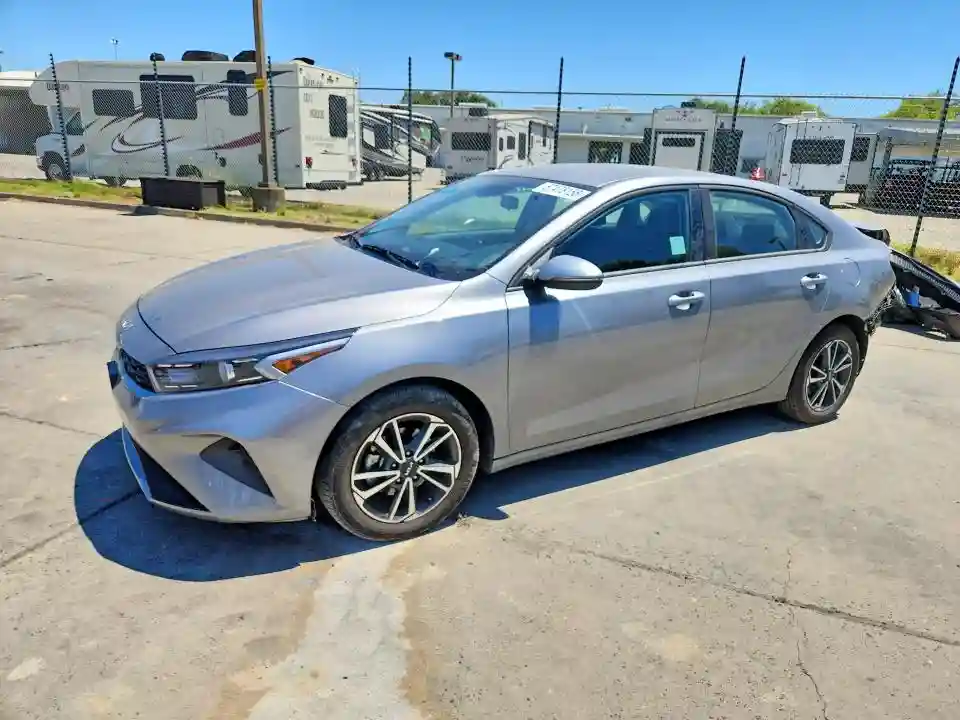 3KPF24AD3PE548119 2023 KIA FORTE LXS-0