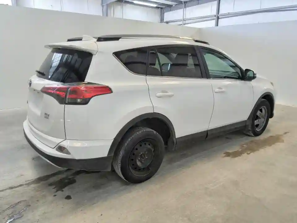 2T3RFREV6JW750787 2018 TOYOTA RAV4-2