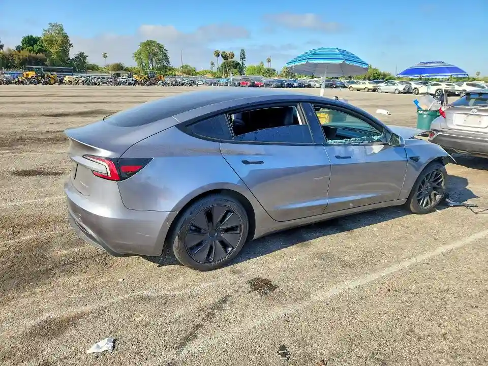 5YJ3E1EB4SF011022 2025 TESLA MODEL 3-2