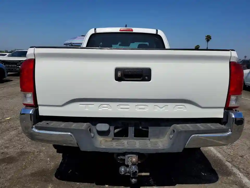 5TFRX5GN5JX112030 2018 TOYOTA TACOMA SR-5