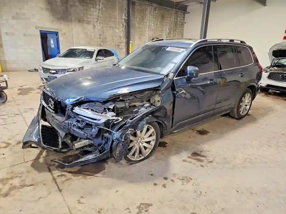 YV4A22PK1J1218927 2018 VOLVO XC90-0