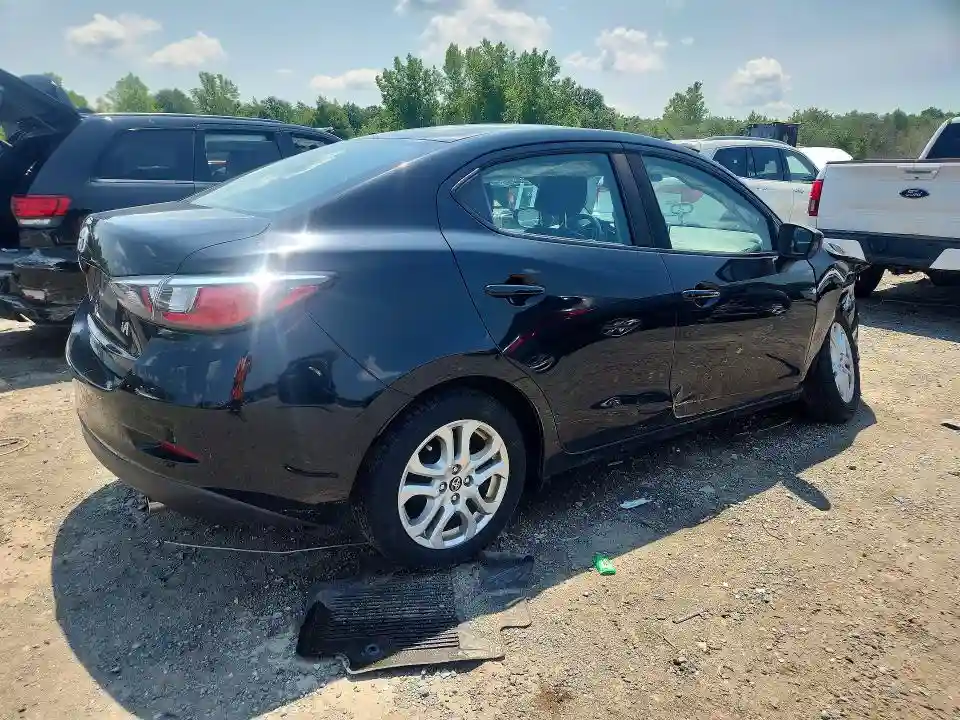3MYDLBYV7JY306254 2018 TOYOTA YARIS IA B-2