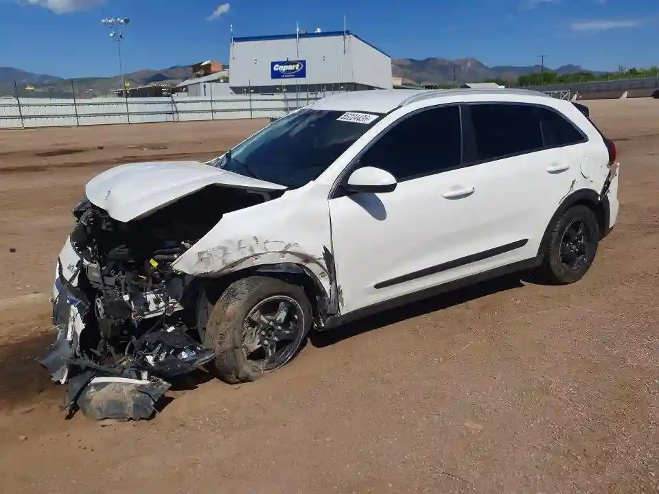 KNDCB3LCXN5534664 2022 KIA NIRO-0