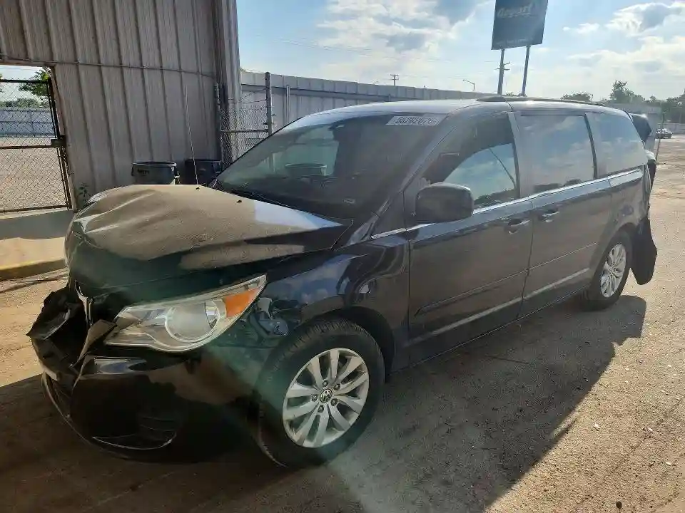 2C4RVABG0CR127737 2012 VOLKSWAGEN ROUTAN-0