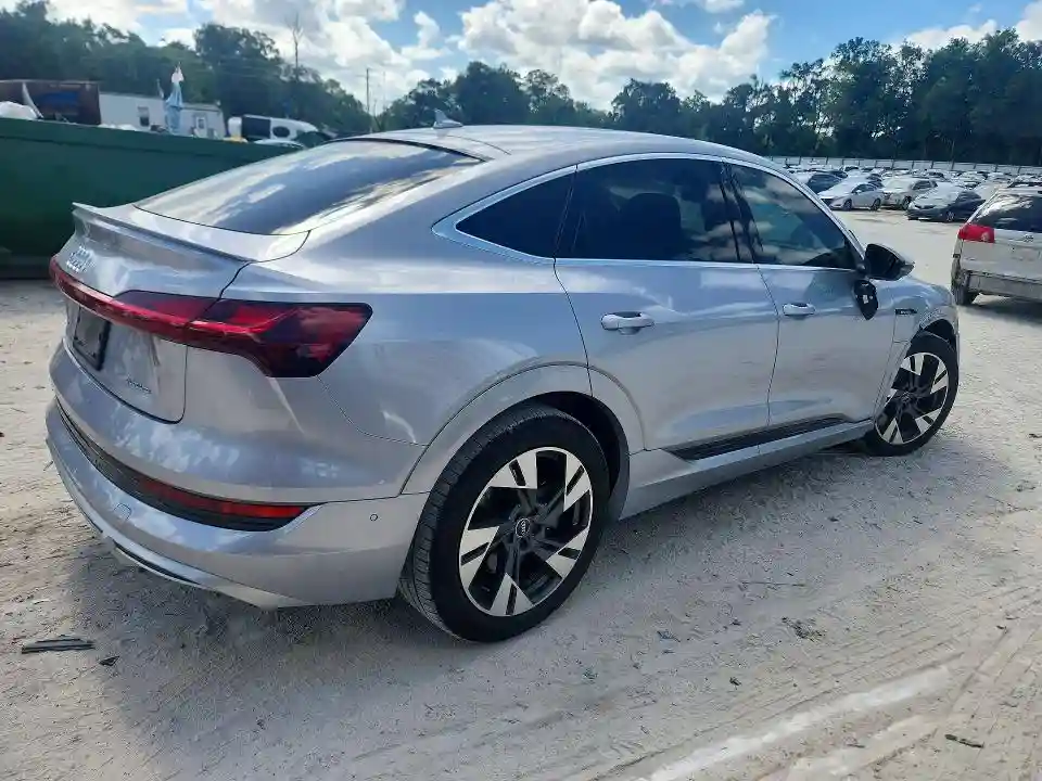WA12AAGE8NB028552 2022 AUDI E-TRON-2