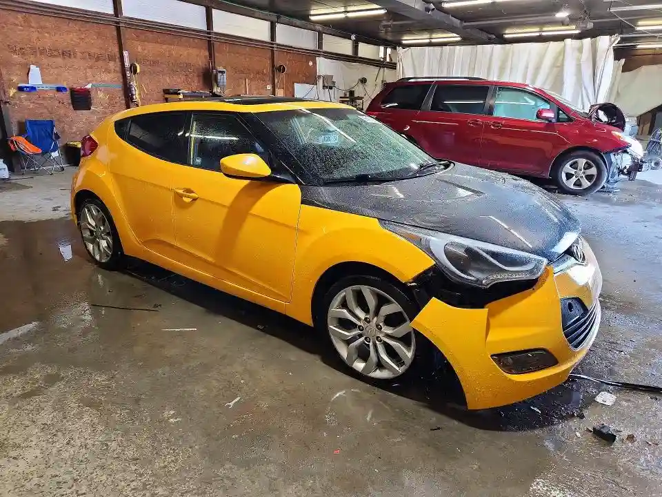 KMHTC6AD2CU078667 2012 HYUNDAI VELOSTER-3