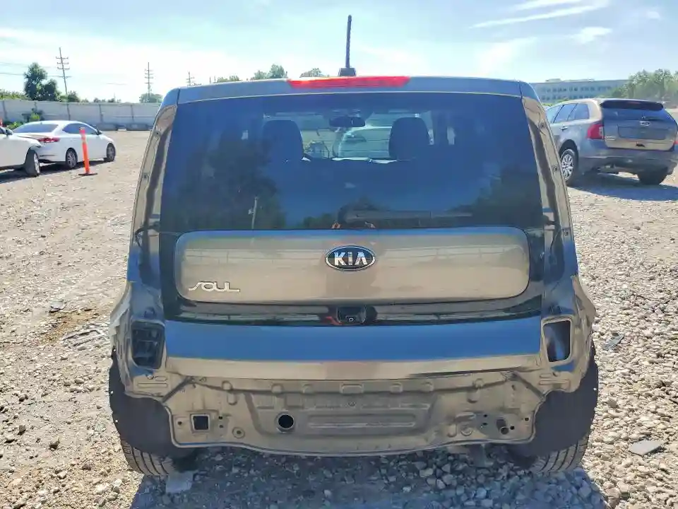 KNDJP3A55J7604180 2018 KIA SOUL-5