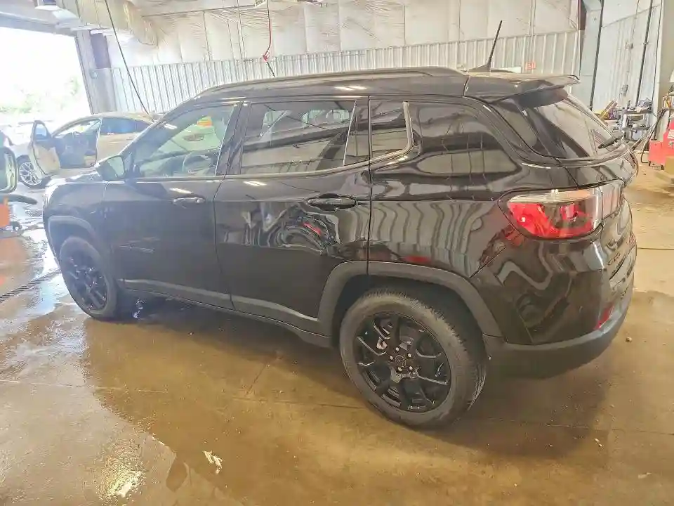 3C4NJDBN6TT180031 2026 JEEP COMPASS-1