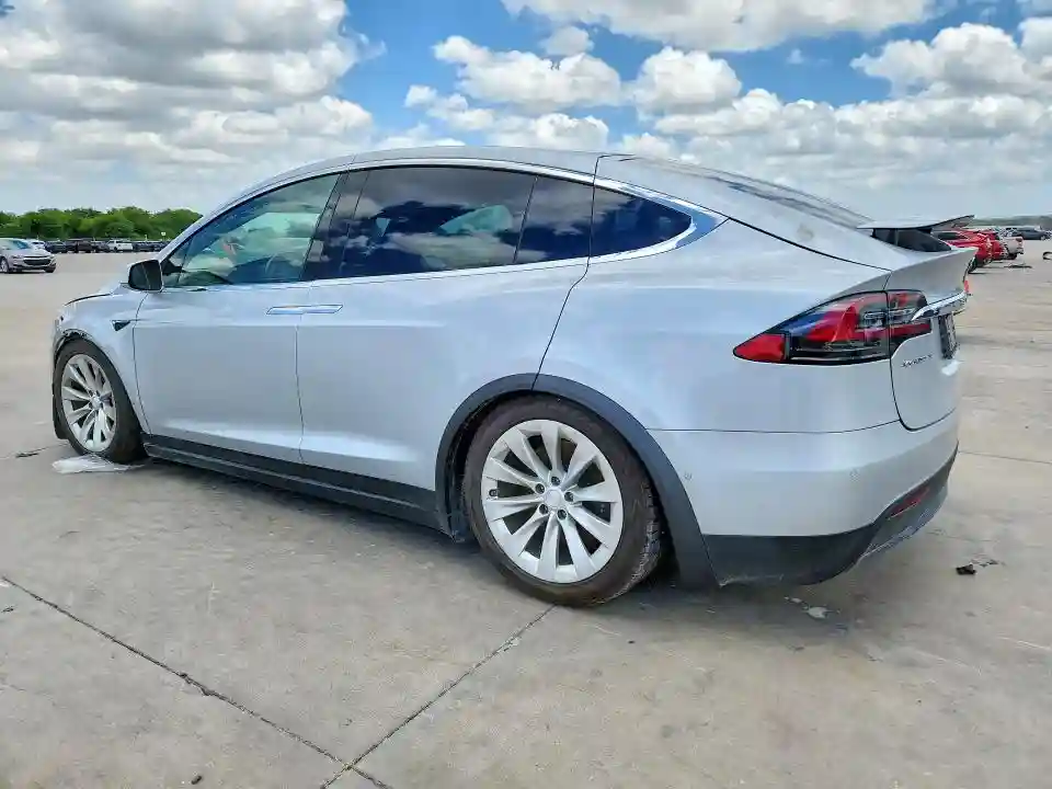 5YJXCDE21JF101252 2018 TESLA MODEL X-1