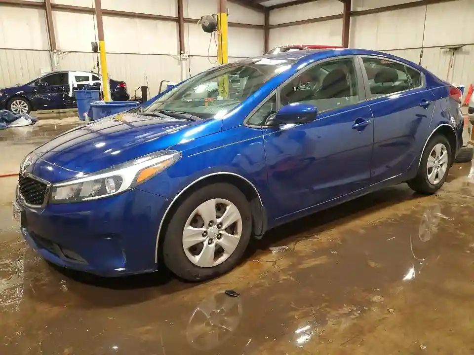 3KPFK4A72JE245852 2018 KIA FORTE-0
