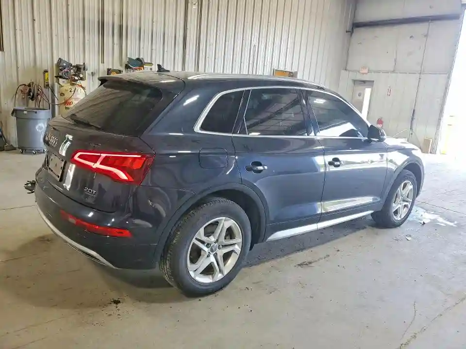 WA1BNAFY8J2200329 2018 AUDI Q5-2