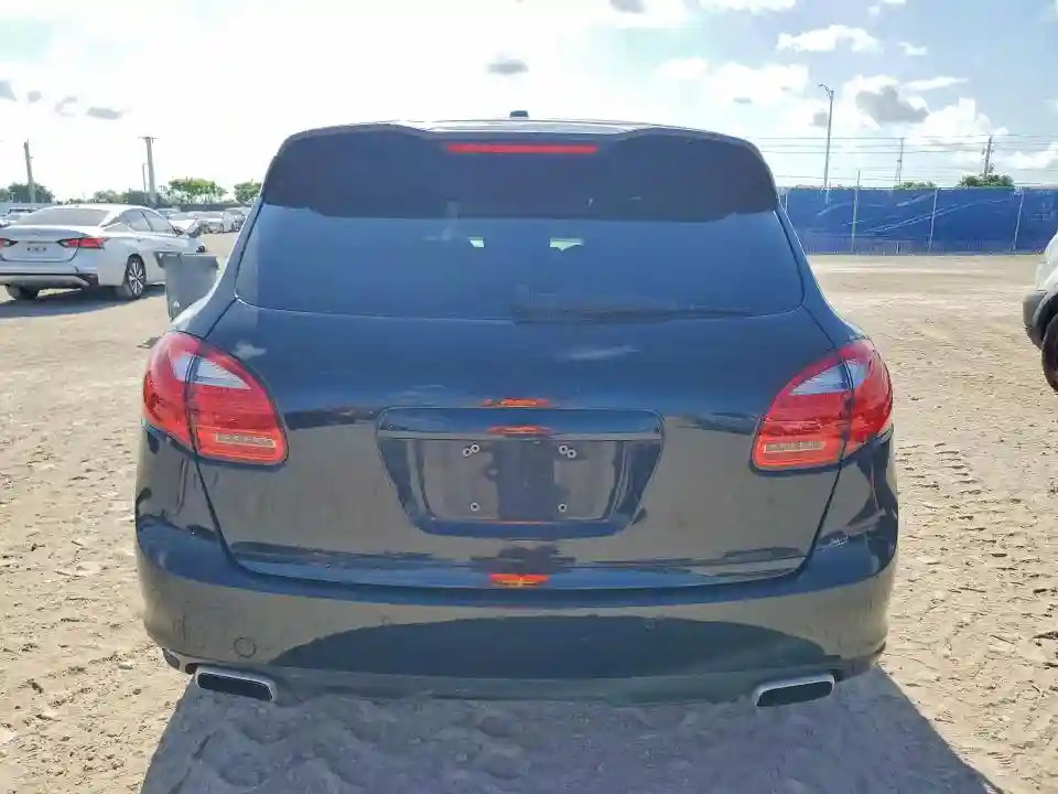 WP1AE2A24BLA92800 2011 PORSCHE CAYENNE-5