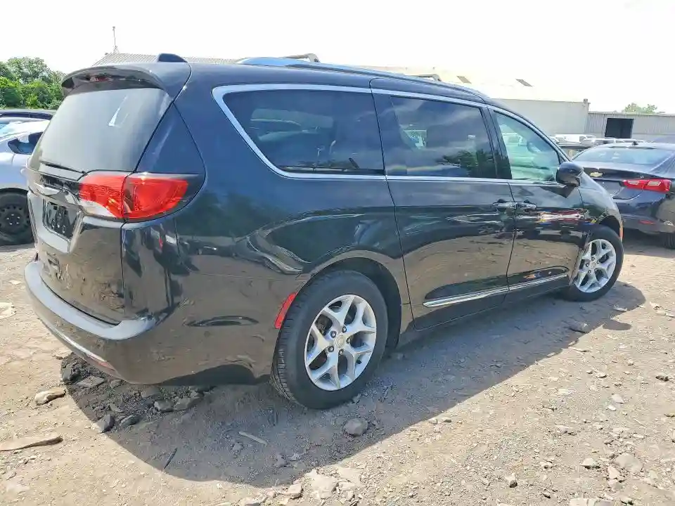 2C4RC1EG3HR628274 2017 CHRYSLER PACIFICA-2