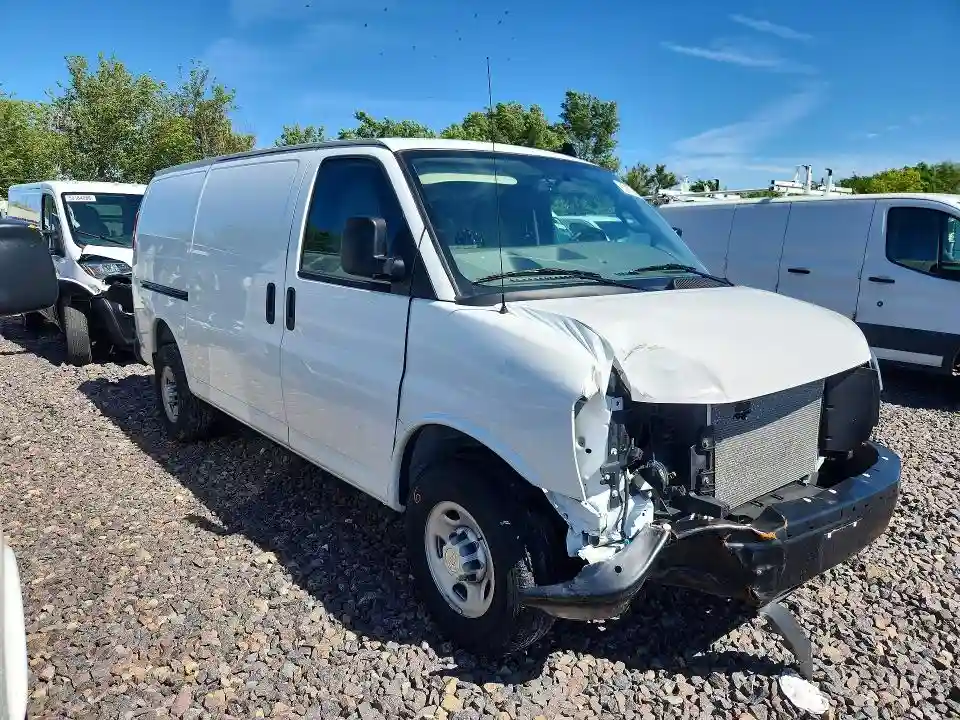 1GCWGAFP6S1255992 2025 CHEVROLET EXPRESS-3
