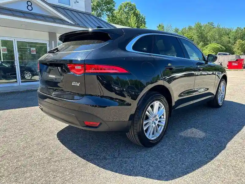 SADCK2BN7HA085506 2017 JAGUAR F-PACE-3