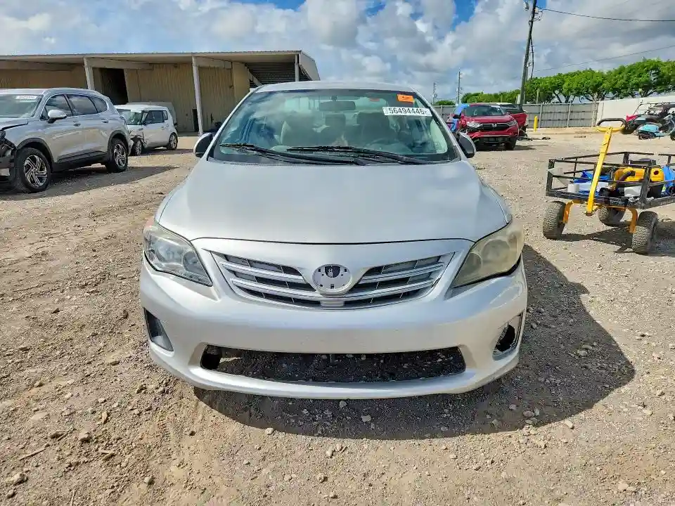 5YFBU4EE1DP176110 2013 TOYOTA COROLLA-4