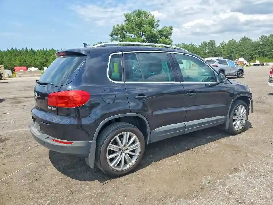 WVGAV7AX2FW561859 2015 VOLKSWAGEN TIGUAN-2