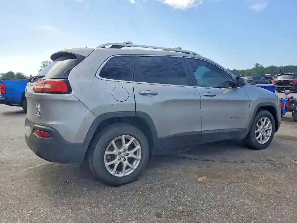 1C4PJMCB1HW583509 2017 JEEP GRAND CHEROKEE-2