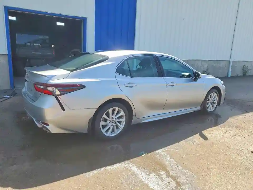 4T1G11AK0NU692046 2022 TOYOTA CAMRY-2