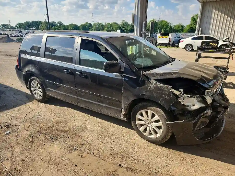 2C4RVABG0CR127737 2012 VOLKSWAGEN ROUTAN-3