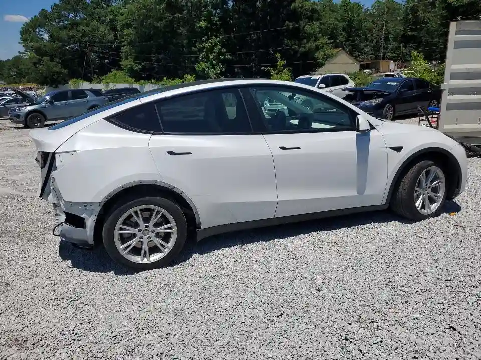 7SAYGDEE7NF327839 2022 TESLA MODEL Y-2