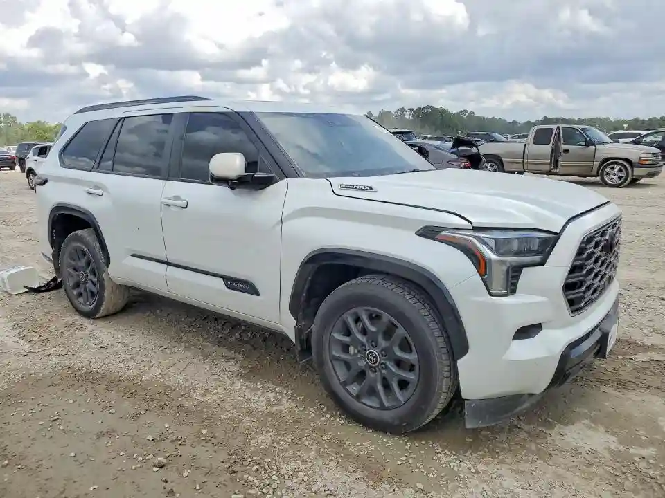 7SVAAABA3RX041259 2024 TOYOTA SEQUOIA-3