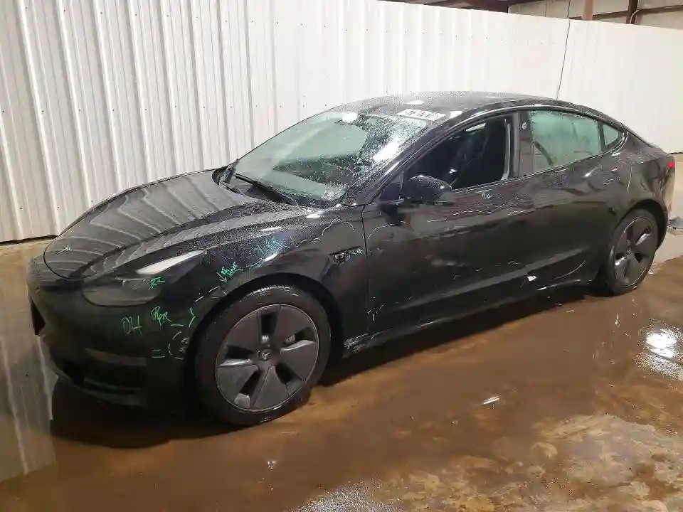 5YJ3E1EA0NF368998 2022 TESLA MODEL 3-0