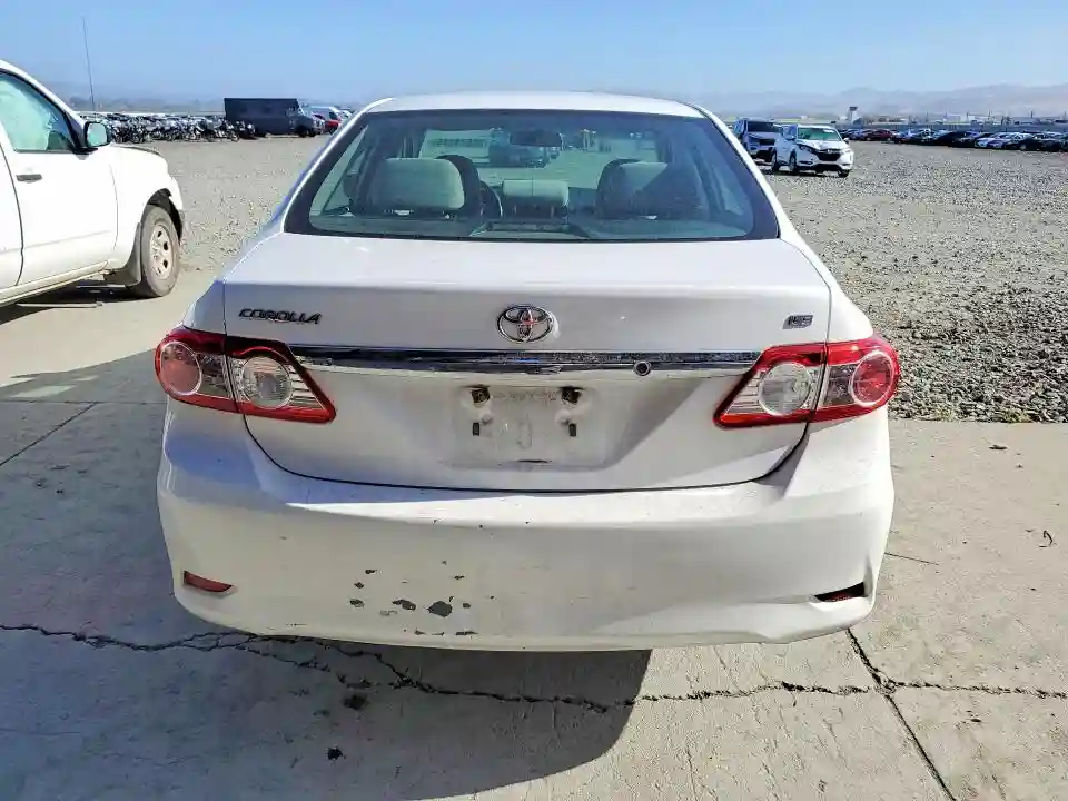 2T1BU4EE9BC585856 2011 TOYOTA COROLLA LE-5