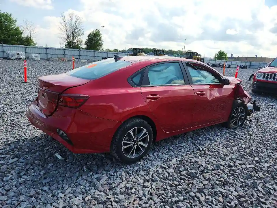 3KPF24AD3RE767813 2024 KIA FORTE LXS-2