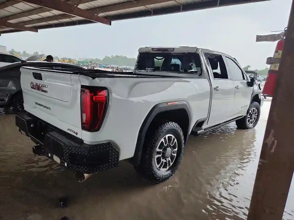 1GT49PEY8PF245702 2023 GMC SIERRA-2