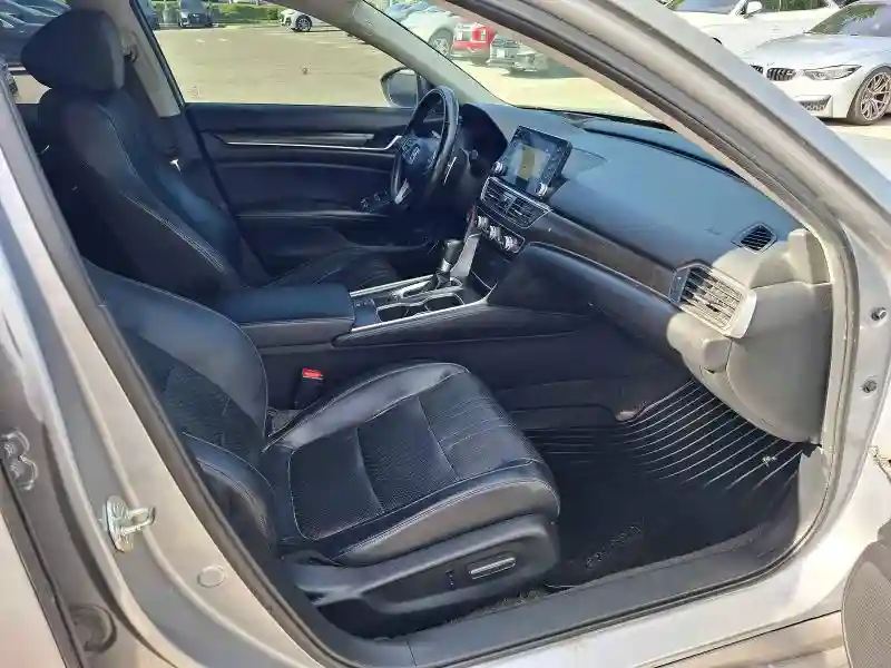 1HGCV1F96JA805394 2018 HONDA ACCORD-4