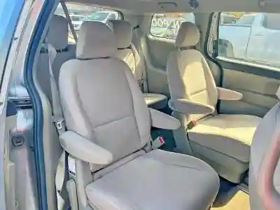 KNDMA5C1XJ6403384 2018 KIA SEDONA-5