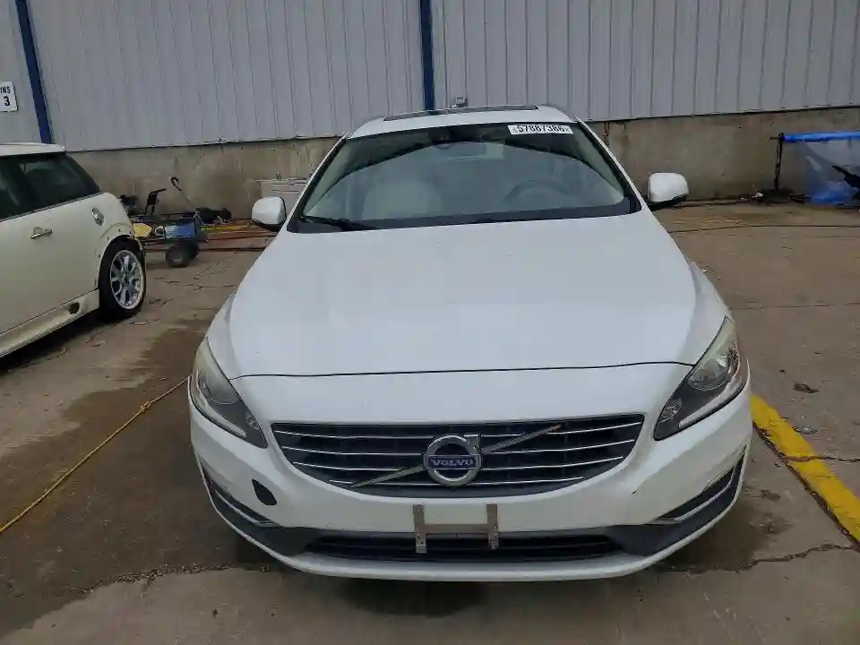YV126MEB3F1208122 2015 VOLVO V60-4