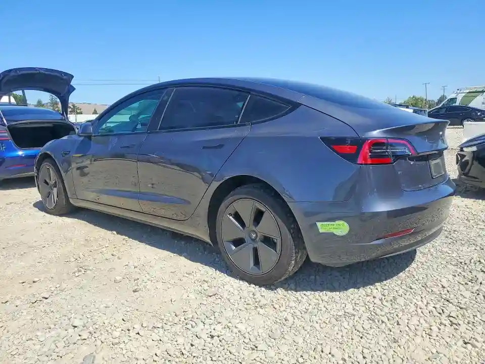 5YJ3E1EA2PF455546 2023 TESLA MODEL 3-1