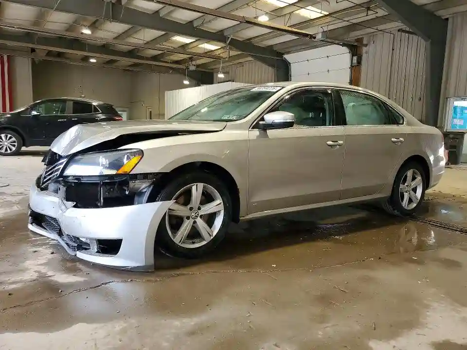 1VWBP7A3XDC089812 2013 VOLKSWAGEN PASSAT-0