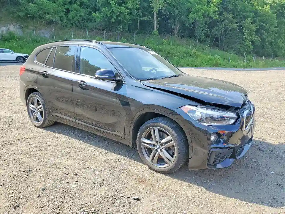 WBXHT3C51K5N00387 2019 BMW X1-3