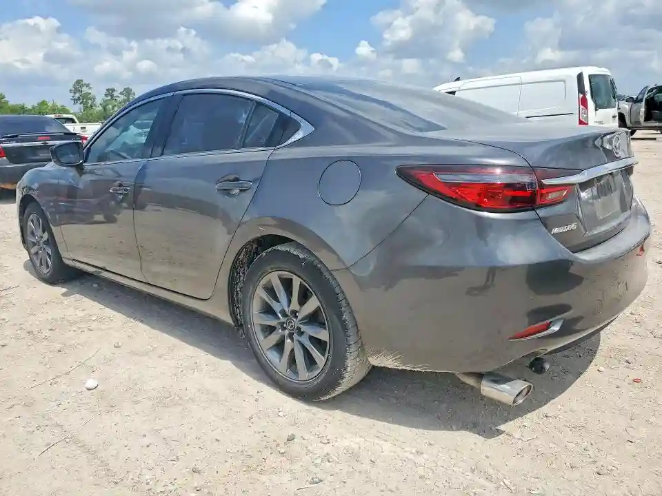 JM1GL1U59J1333830 2018 MAZDA 6-1