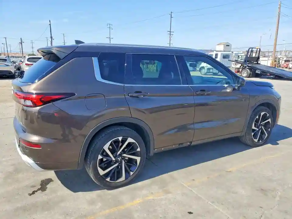 JA4J3VA81NZ085893 2022 MITSUBISHI OUTLANDER-2