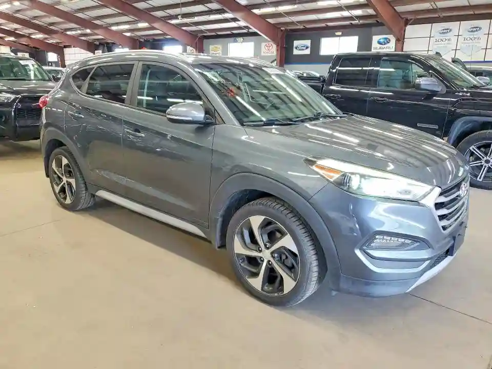 KM8J3CA24HU457472 2017 HYUNDAI TUCSON-3