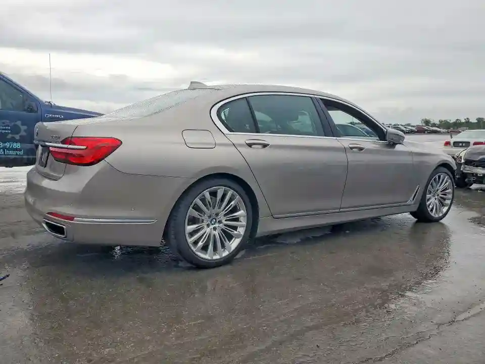 WBA7F2C52HG421878 2017 BMW 7 SERIES-2