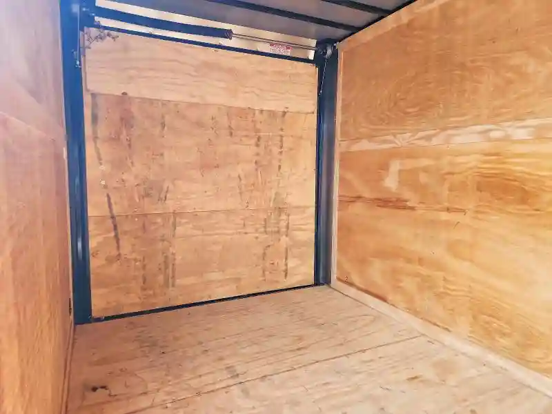 53NBE1225T1117493 2026 DIAMOND CARGO UNKNOWN-5