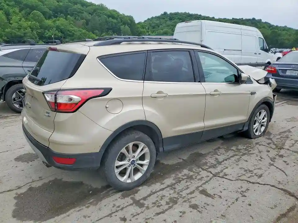 1FMCU9GD2JUA40424 2018 FORD ESCAPE-2
