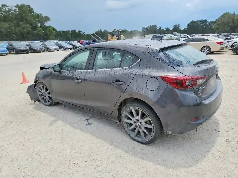 3MZBN1M33JM163371 2018 MAZDA 3-1