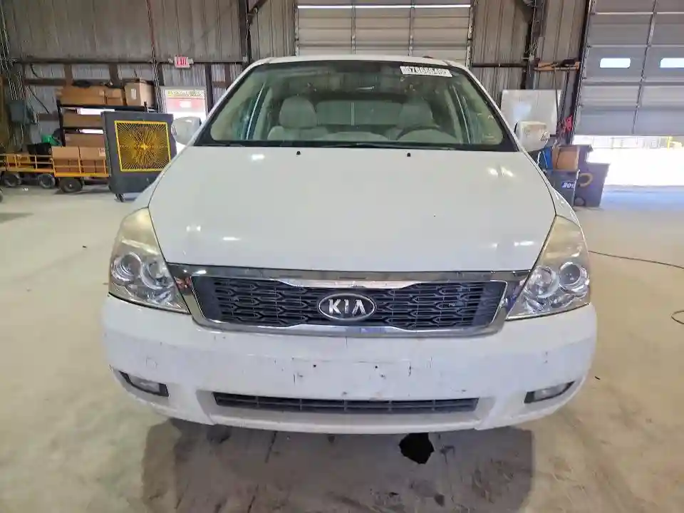 KNDMH4C79C6422134 2012 KIA SEDONA-4