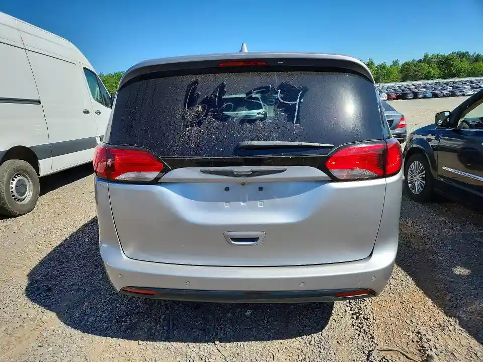 2C4RC1FG7JR357806 2018 CHRYSLER PACIFICA-5