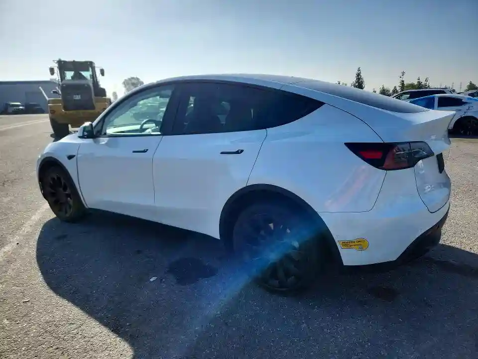7SAYGDEE2NF439349 2022 TESLA MODEL Y-1