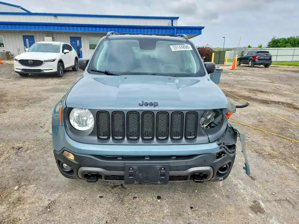 ZACCJBAB9JPH25579 2018 JEEP RENEGADE-4