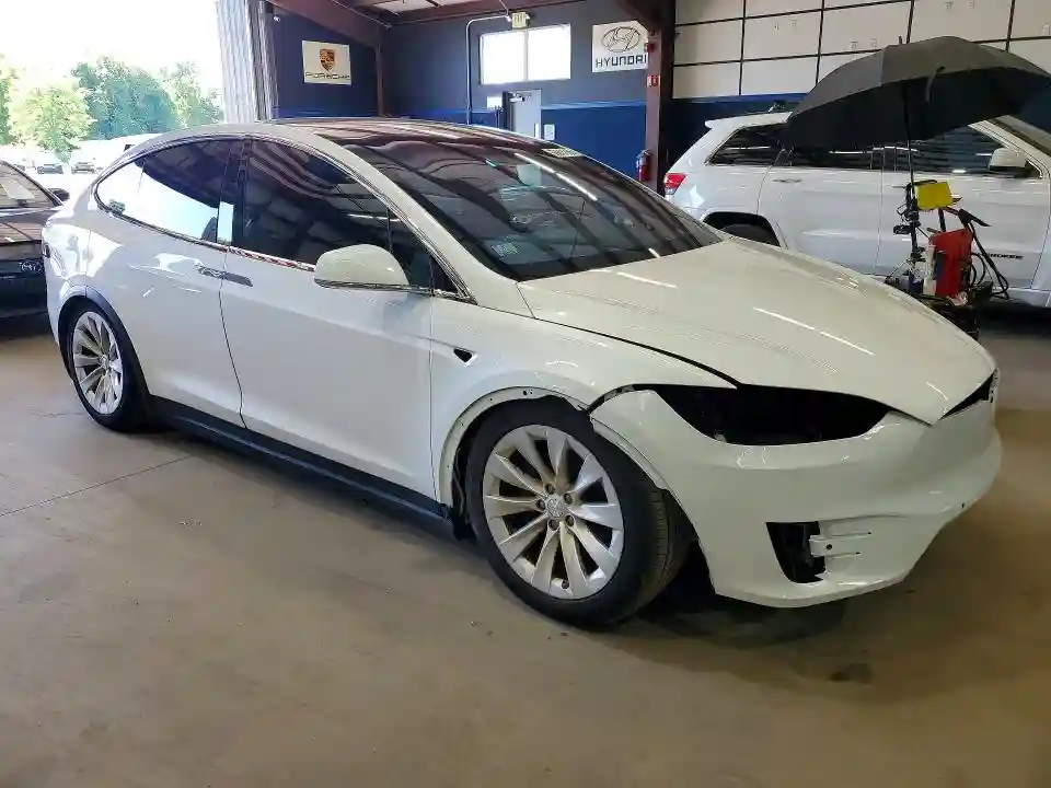 5YJXCBE2XGF027827 2016 TESLA MODEL X-3